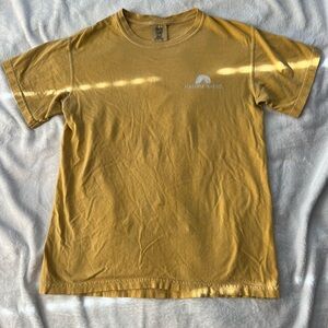 Nature back yellow tee